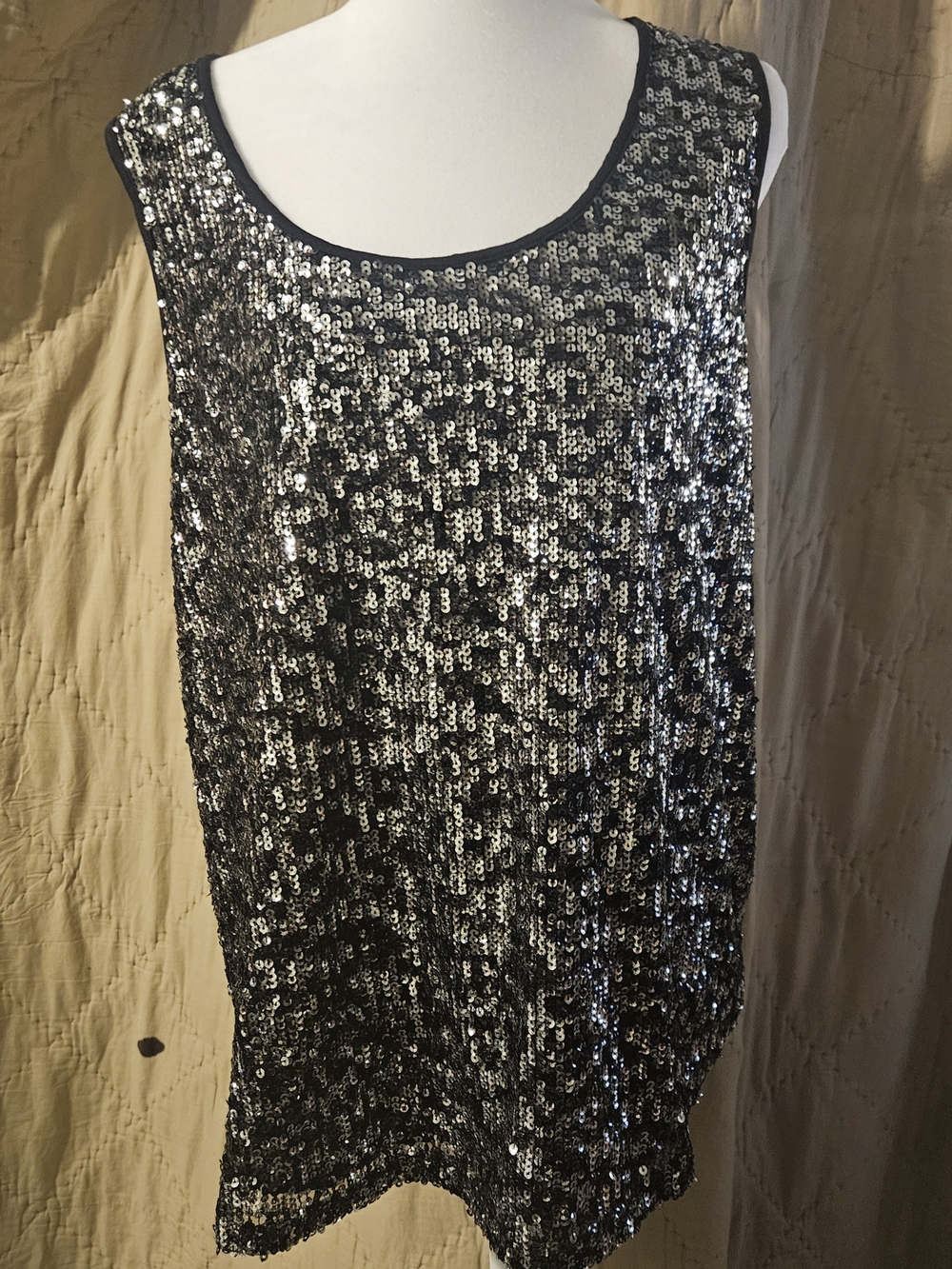 Women’s XL Black Silver Sequin Sleeveless Party Top Draped Back Sparkle